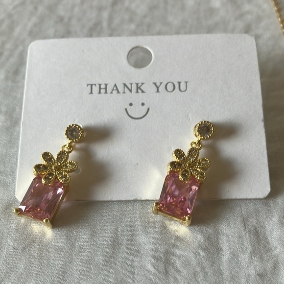 Unbranded: Gold tone Pink Gem with Daisy Rhinestone earrings & necklace - Picture 3 of 12